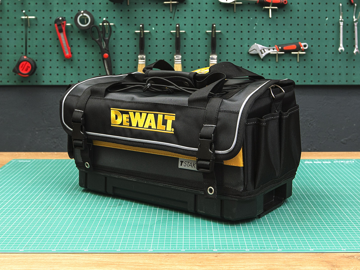Сумка DEWALT DWST83540  (01-13034)