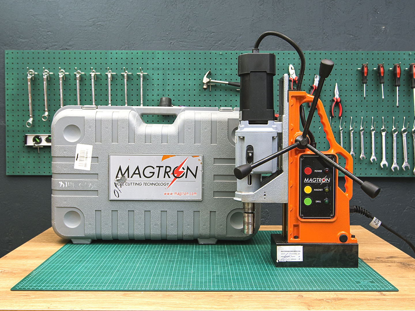 Магнитный сверлильный станок Magtron MBE100+FR  (02-31083)